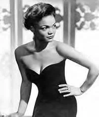 Zomrela speváčka, tanečnica a herečka Eartha Kittová 